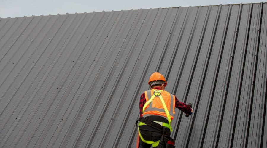 Professional gutter cleaning in Uniontown, OH